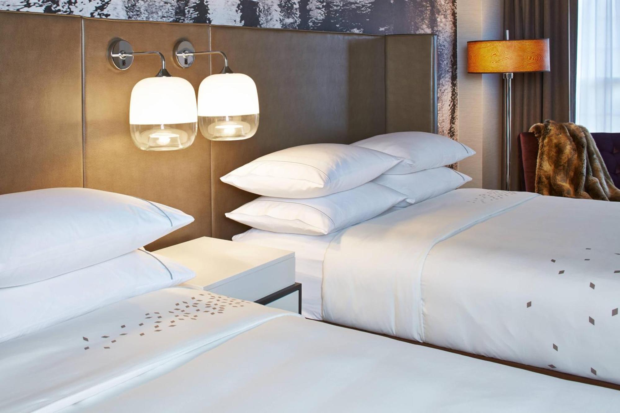 เดอะ เดล มอนเต ลอดจ์ เรอแนสซองซ์ โรเชสเตอร์ โฮเต็ล แอนด์ สปา Hotel ภายนอก รูปภาพ